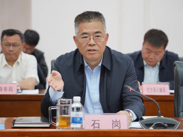 與克拉瑪依市人民政府戰略合作簽約儀式2.png
