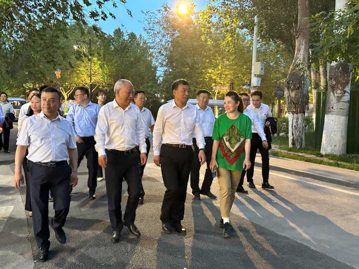 同新疆維吾爾自治區伊犁哈薩克自治州黨委書記楊秀理會談4.png