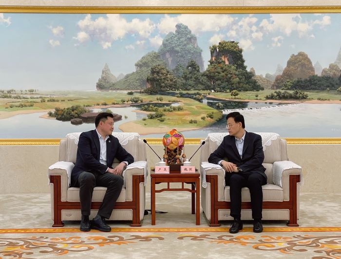 嚴昊同2.jpg