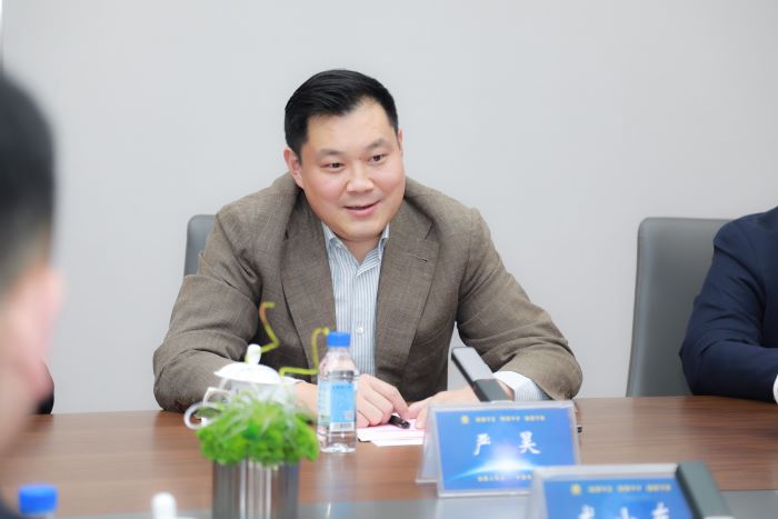 20240408嚴(yán)昊主席與江西省贛州市定南縣委書記龍小東會(huì)談1.jpg