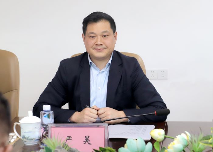 20250210嚴昊與廣東省雷州市委書記吳松江、市長閆嘉偉會談1.jpg